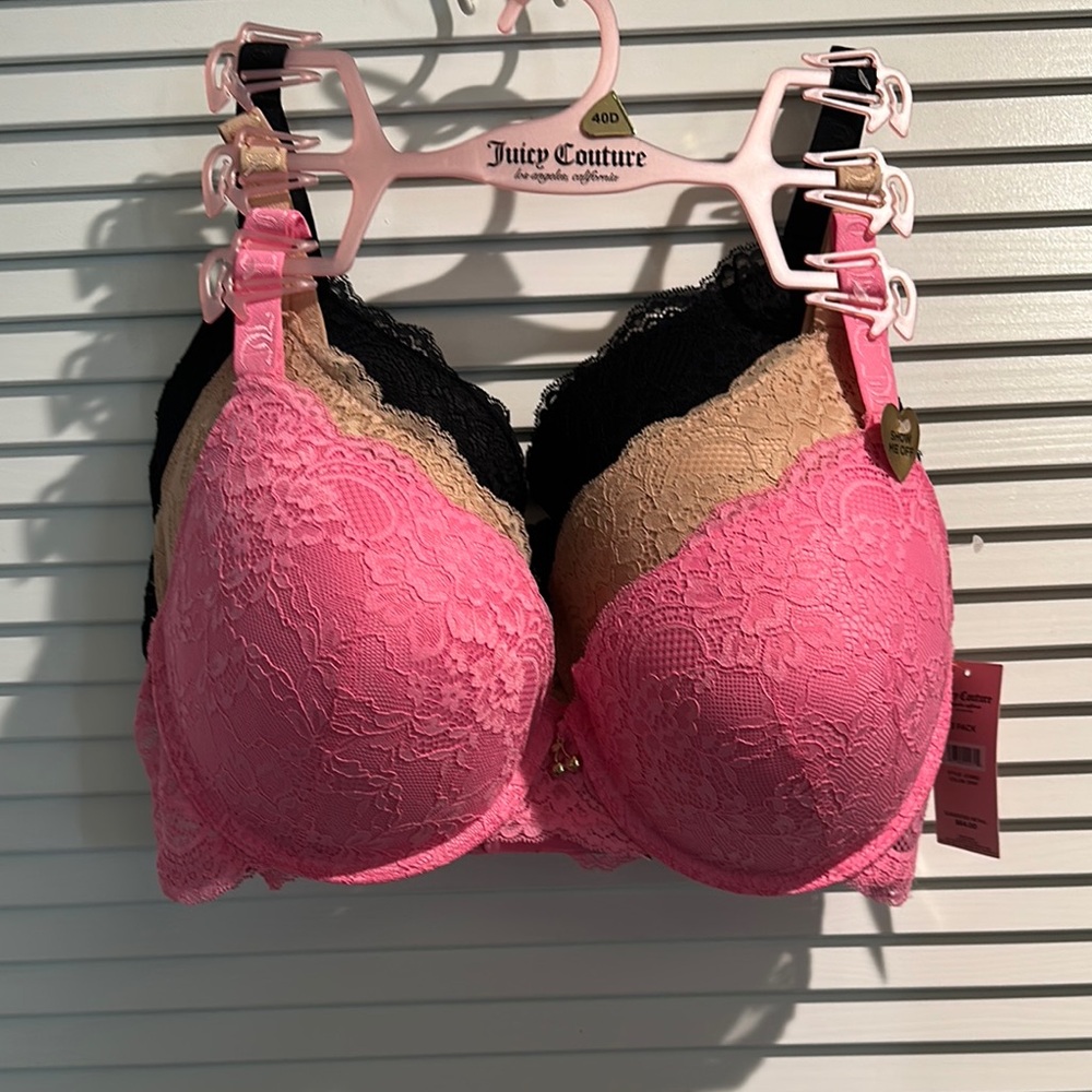 NWT Juicy Couture (3) Pack Lacey underwire push-up Bras w/ Apple Charm.